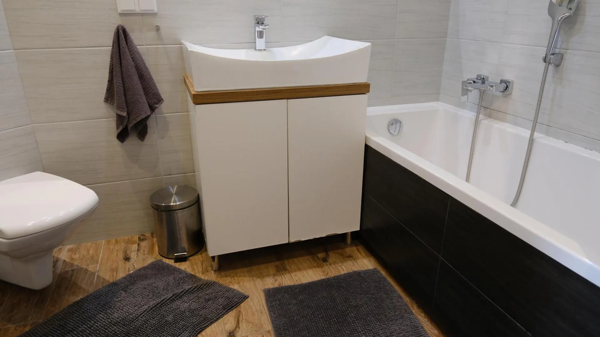 Apartament Czerwone Maki Krakow Apartment